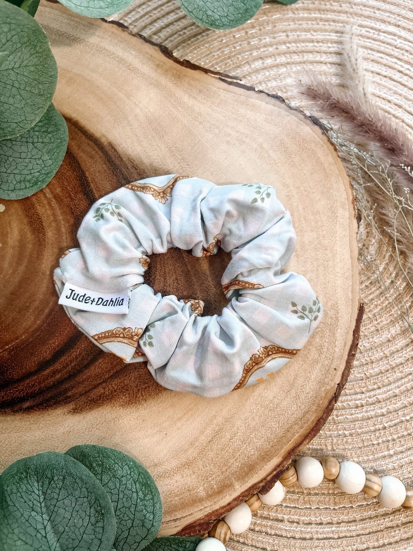 Eli Scrunchy