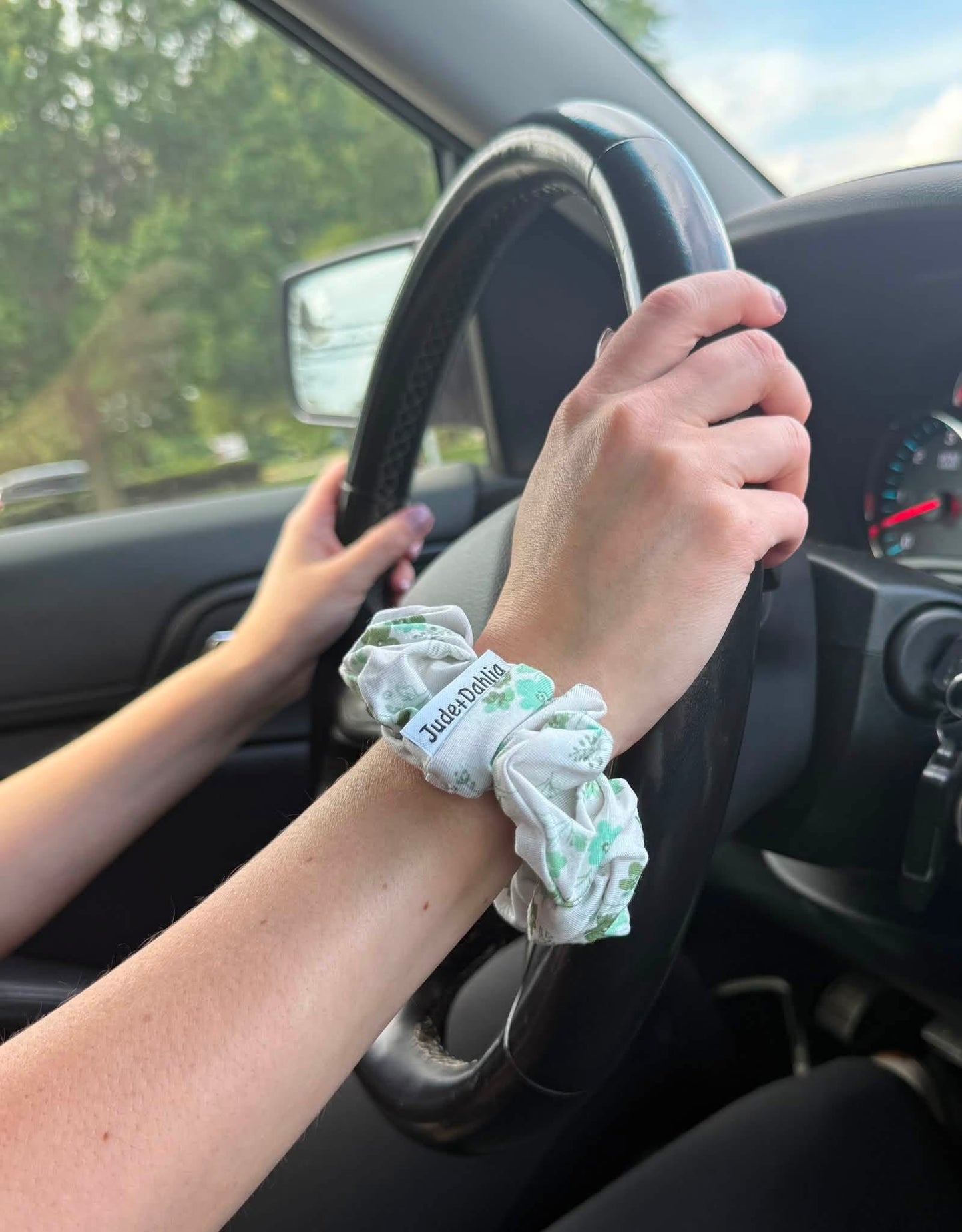 Livie Scrunchy
